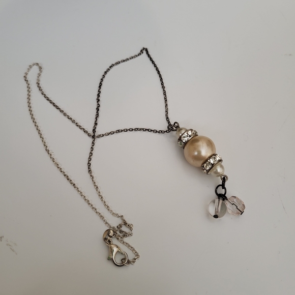 Faux Pearl Rhinestone Necklace - Picture 4 of 15